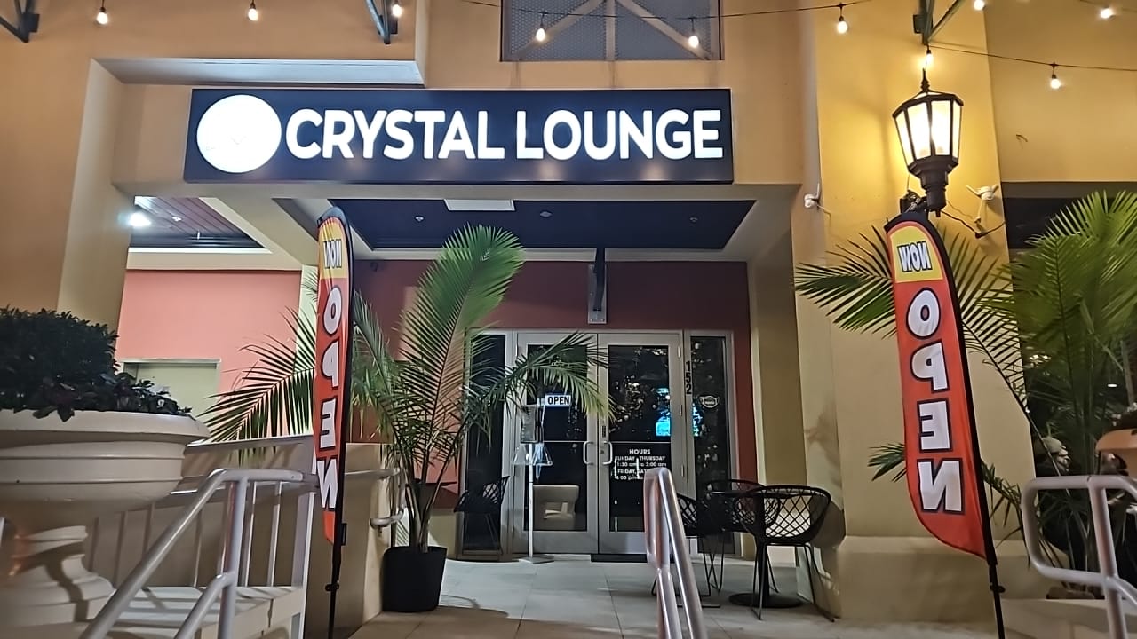 Crystal-Lounge-Outside-Image